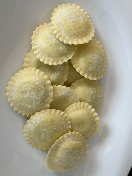 Margherite con Ricotta e Spinaci, Handgemachte Frischpasta mit Ricotta/Spinaci-Füllung